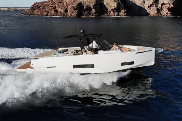 De Antonio Yachts D42 image