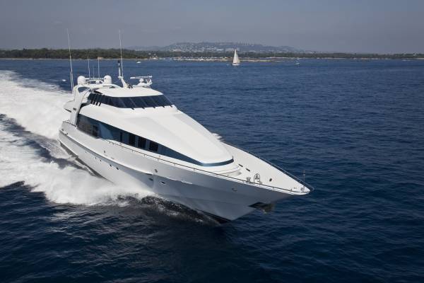 Moonraker 36m image